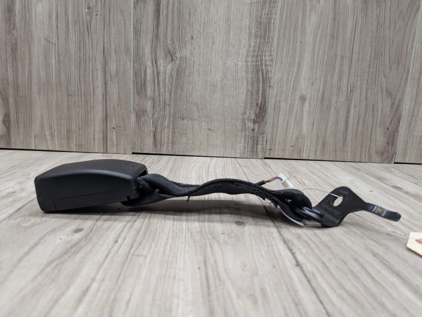 OEM BMW F90 M5 G30 530 540 M550 Rear Center Middle Seatbelt Seat Belt Buckle