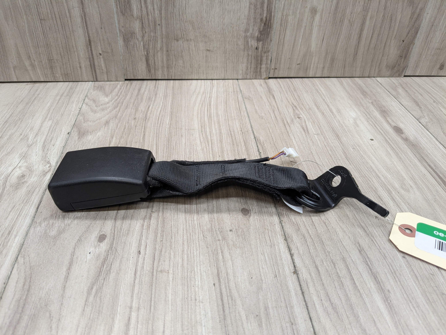 OEM BMW F90 M5 G30 530 540 M550 Rear Center Middle Seatbelt Seat Belt Buckle