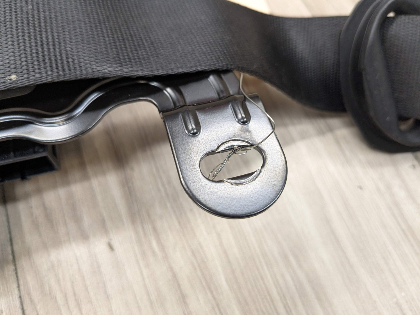 OEM BMW F90 G30 530 540 M550 M5 Front Right Passenger Seat Belt Retractor Black