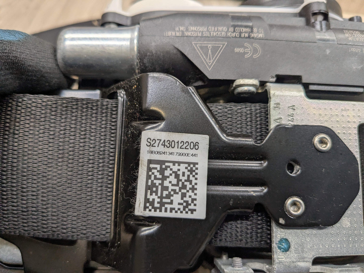 OEM BMW F90 G30 530 540 M550 M5 Front Right Passenger Seat Belt Retractor Black