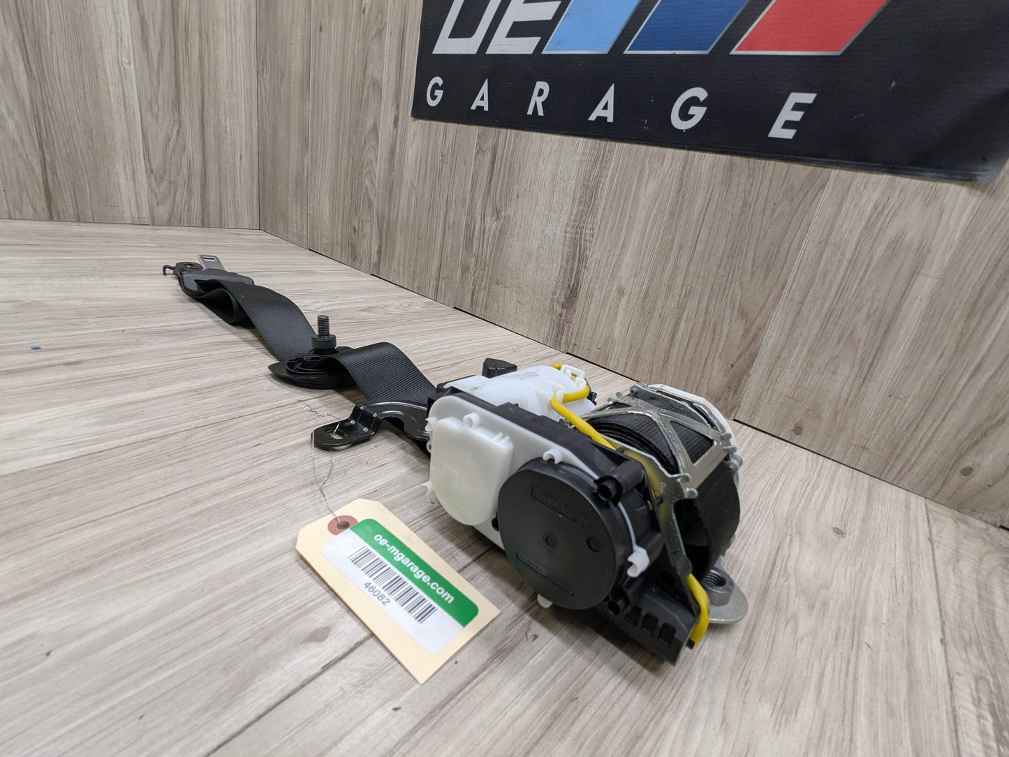 OEM BMW F90 G30 530 540 M550 M5 Front Right Passenger Seat Belt Retractor Black