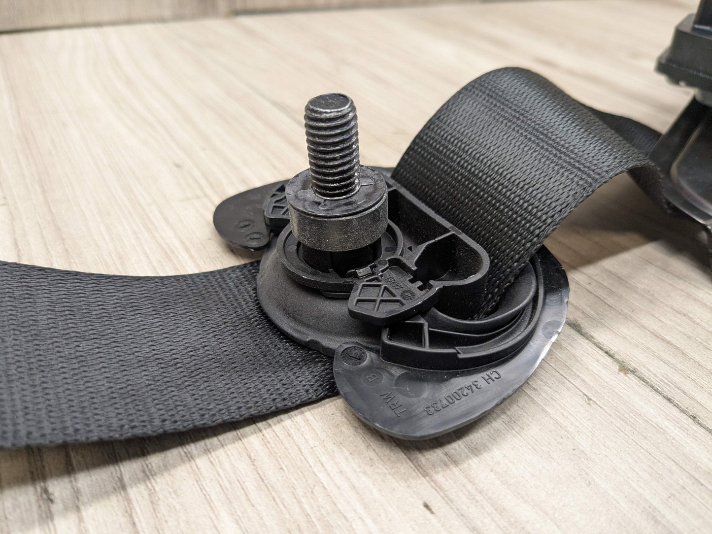 OEM BMW F90 G30 530 540 M550 M5 Front Right Passenger Seat Belt Retractor Black