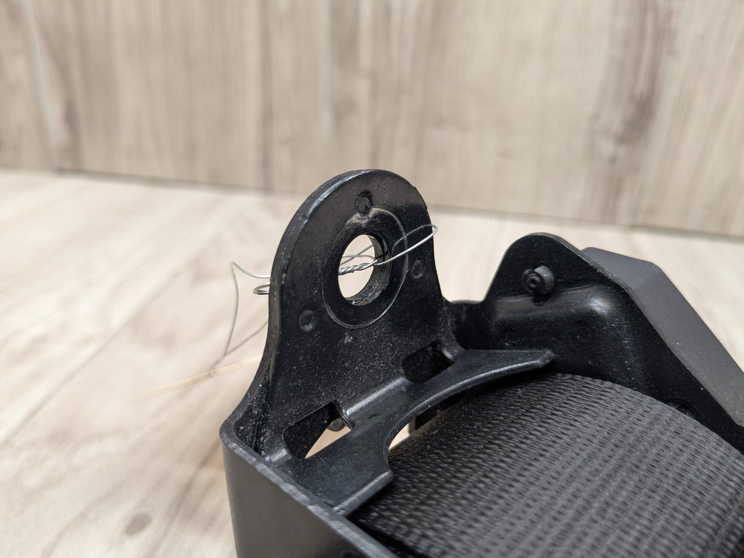 OEM BMW F90 M5 G30 530 540 Rear Center Middle Upper Seatbelt Seat Belt Retractor