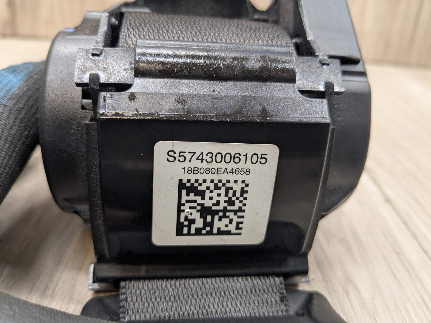 OEM BMW F90 M5 G30 530 540 Rear Center Middle Upper Seatbelt Seat Belt Retractor