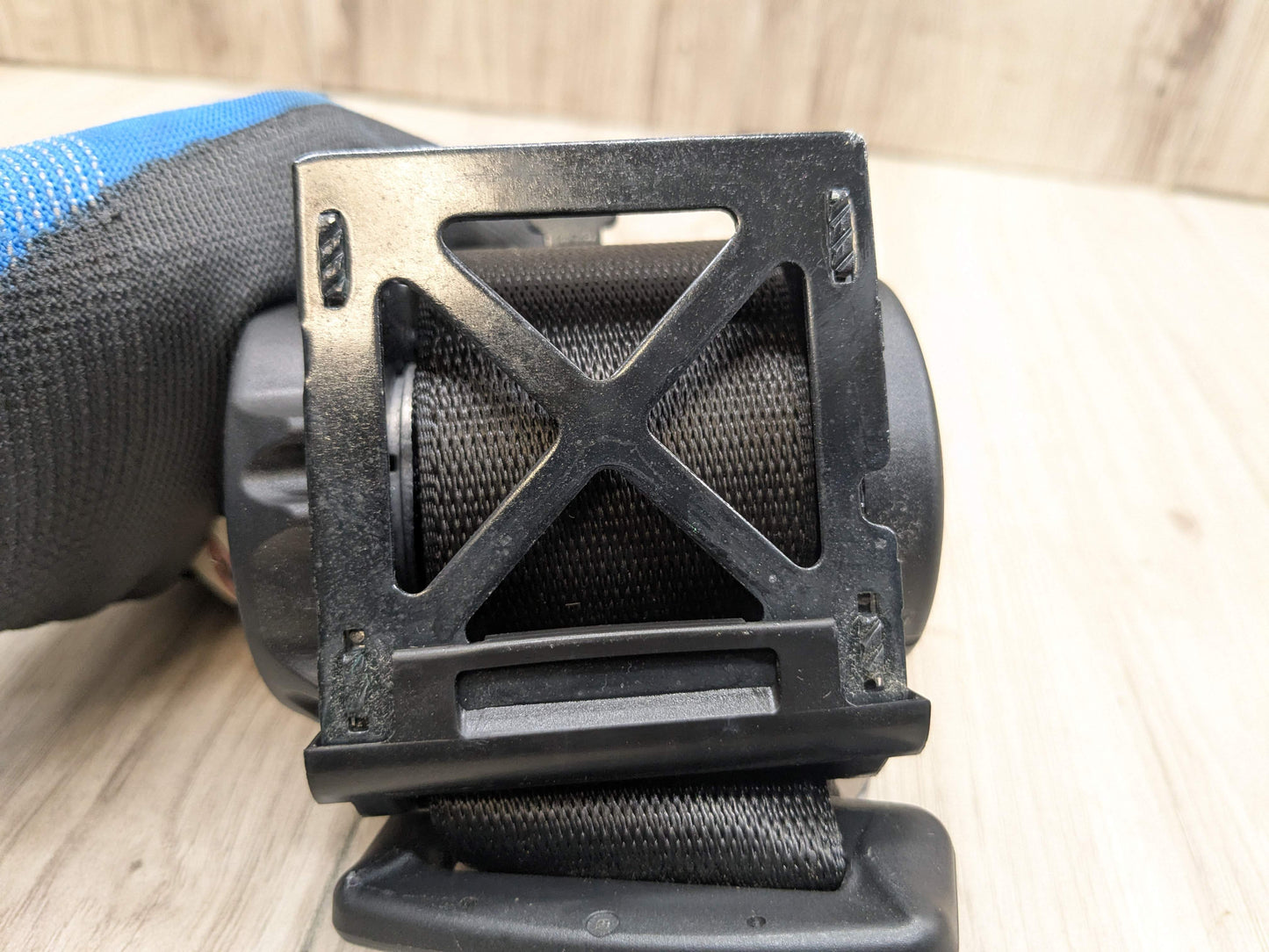 OEM BMW F90 M5 G30 530 540 Rear Center Middle Upper Seatbelt Seat Belt Retractor