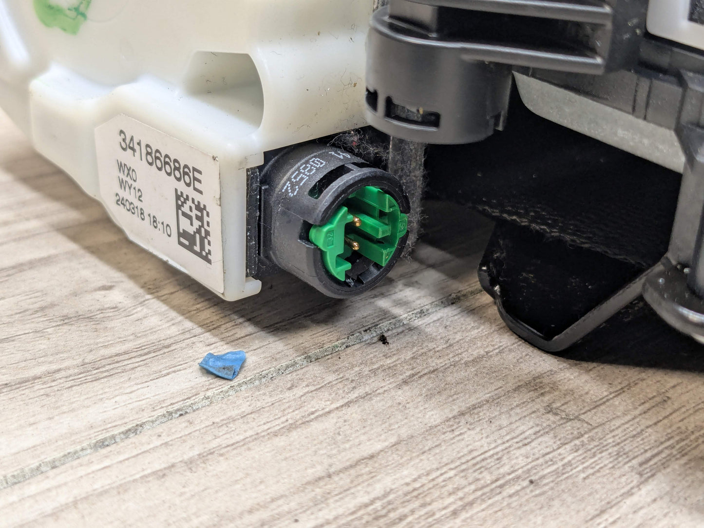 17-23 OEM BMW F90 G30 530 540 M550 M5 Front Left Driver Seatbelt Retractor Black