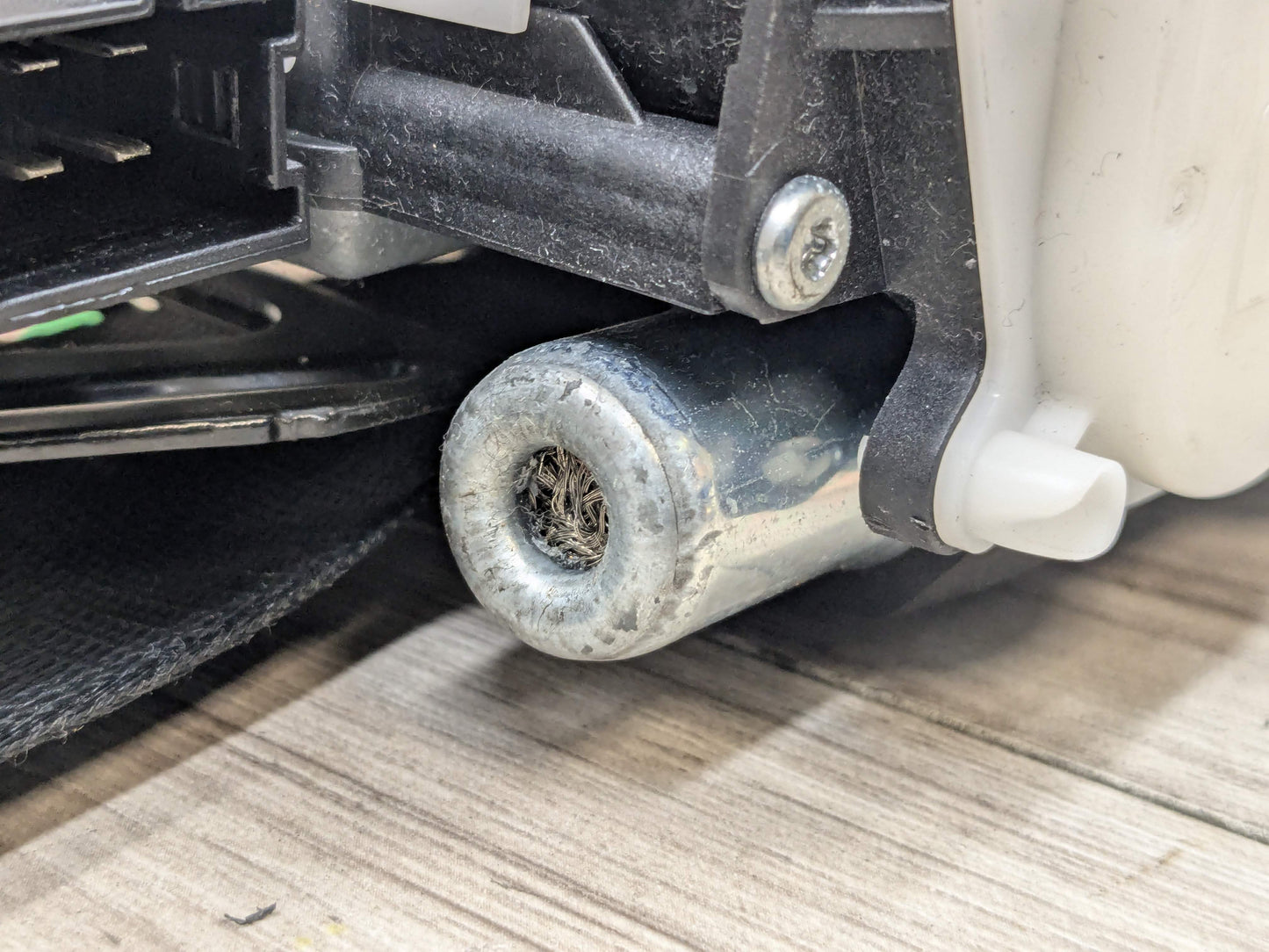 17-23 OEM BMW F90 G30 530 540 M550 M5 Front Left Driver Seatbelt Retractor Black