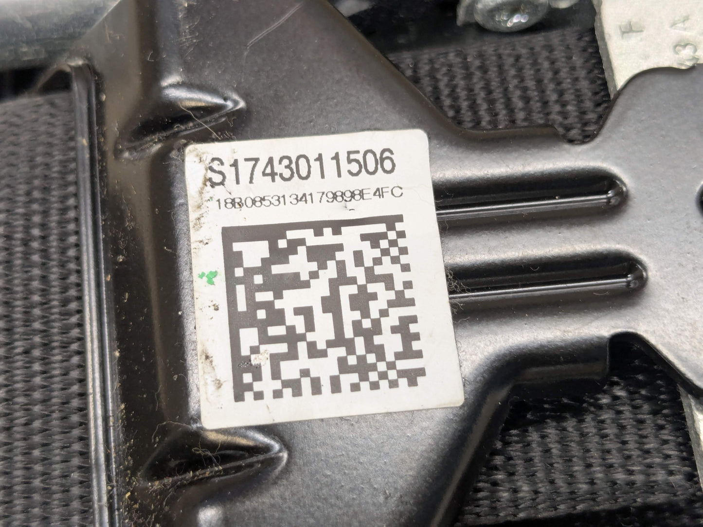 17-23 OEM BMW F90 G30 530 540 M550 M5 Front Left Driver Seatbelt Retractor Black