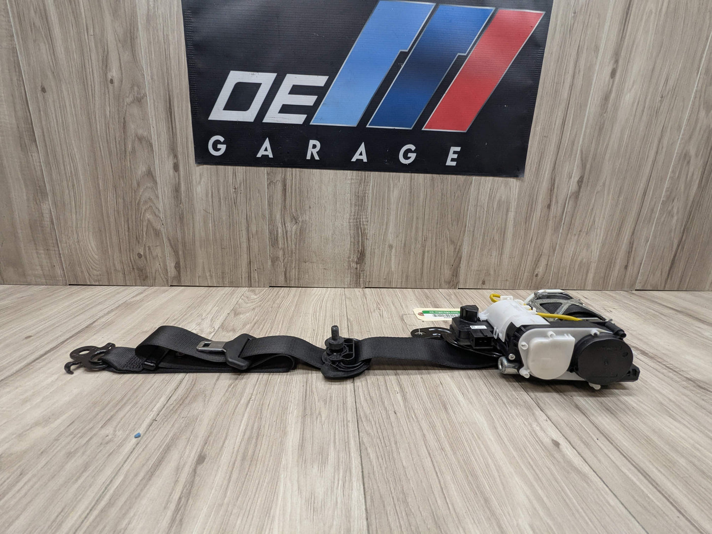 17-23 OEM BMW F90 G30 530 540 M550 M5 Front Left Driver Seatbelt Retractor Black