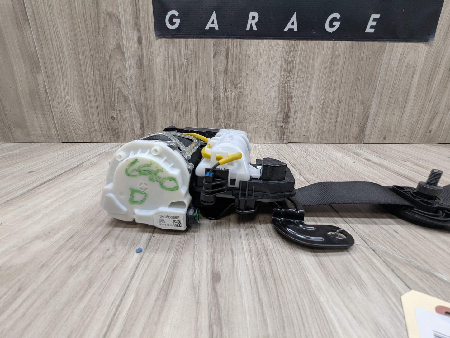 17-23 OEM BMW F90 G30 530 540 M550 M5 Front Left Driver Seatbelt Retractor Black