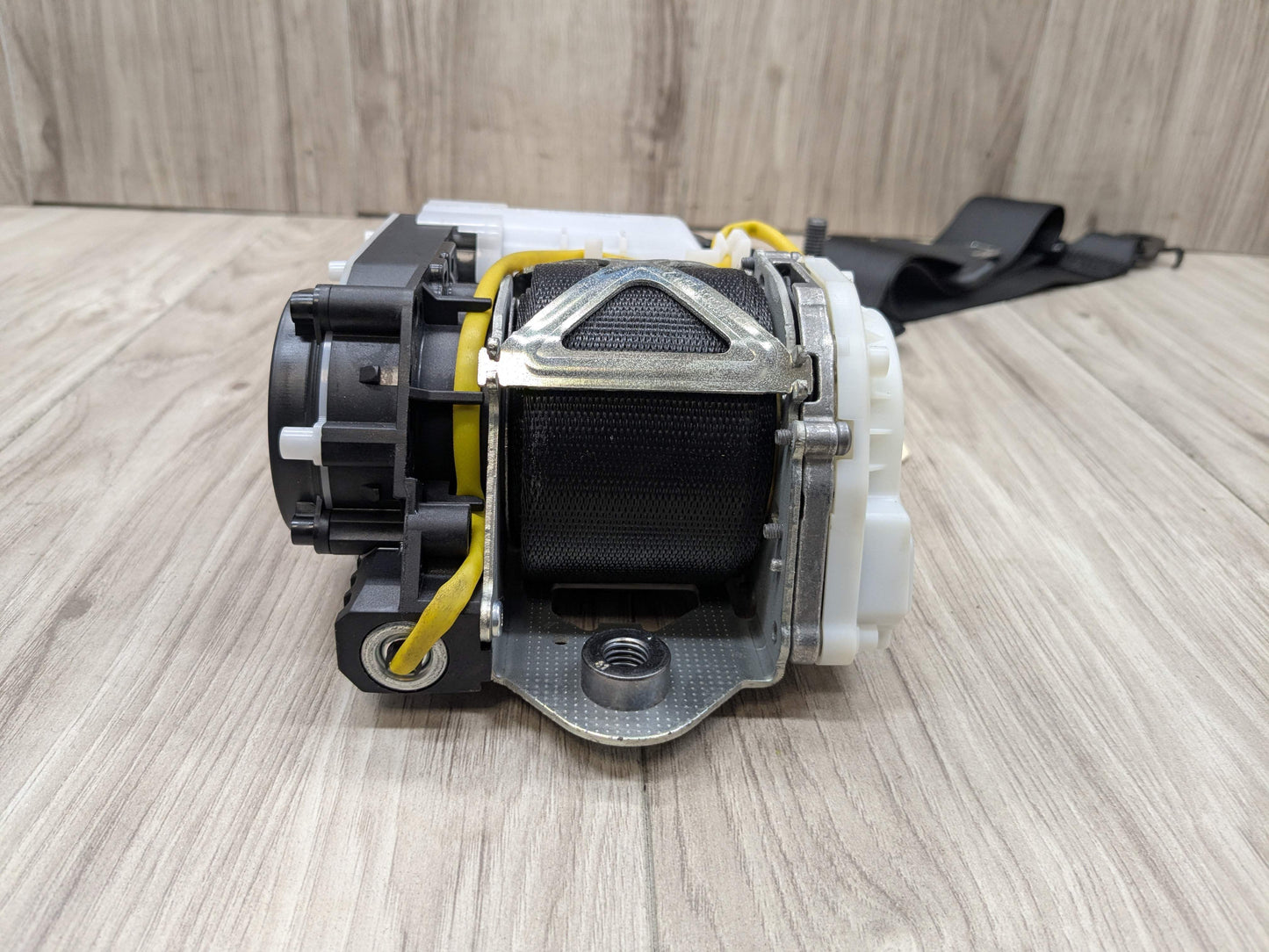 17-23 OEM BMW F90 G30 530 540 M550 M5 Front Left Driver Seatbelt Retractor Black