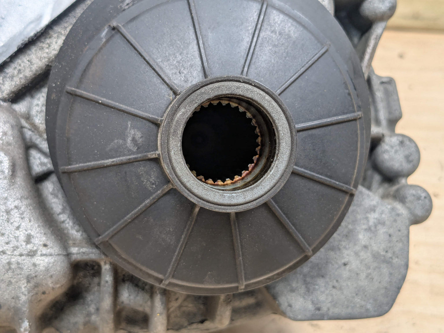 16-19 OEM BMW G12 G30 530 540 M550 740 750 AWD Transmission Transfer Case ATC13