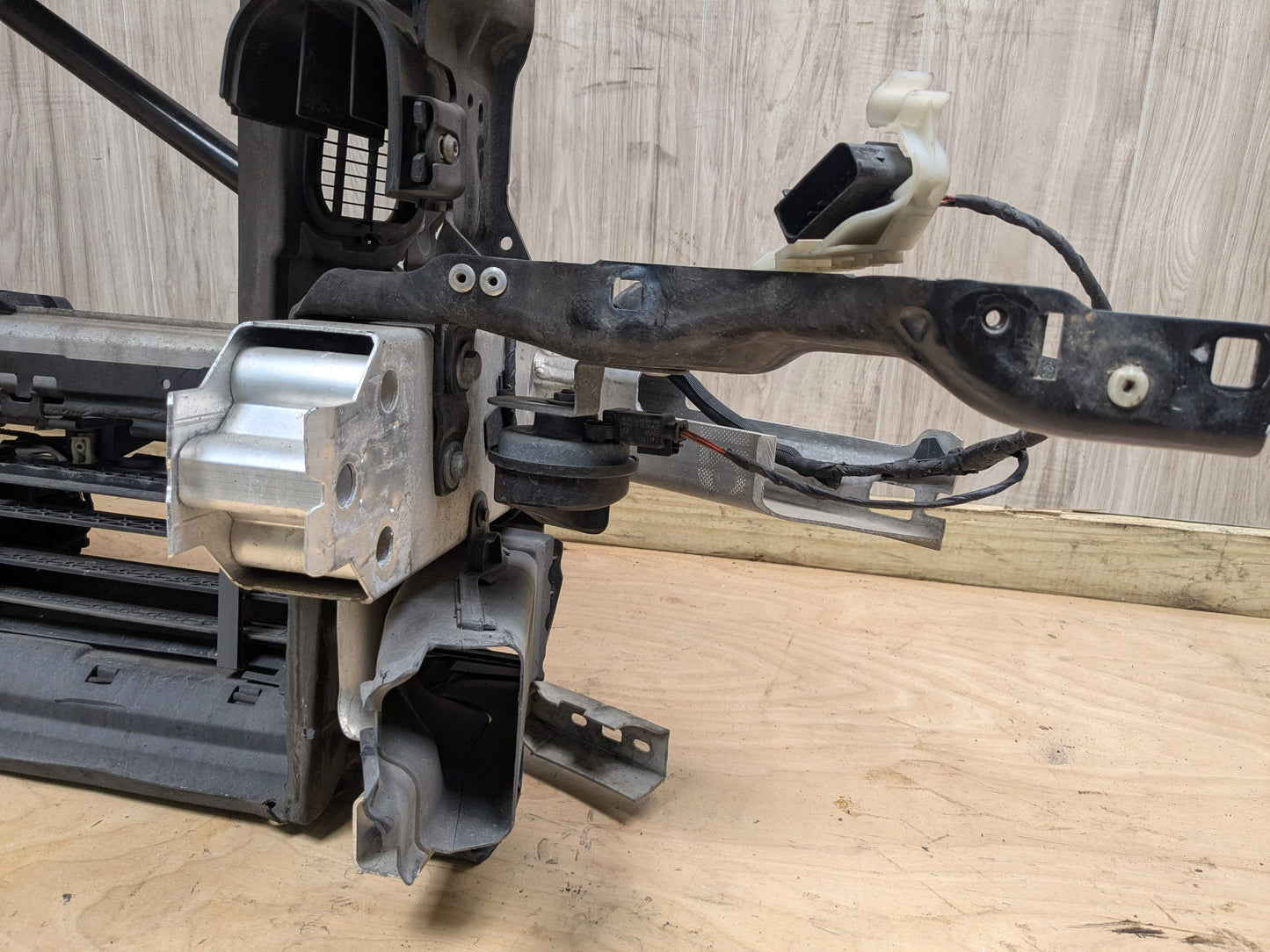 17-23 OEM BMW G30 530 540 M550 M SPORT Front Clip Radiator Support Reinforcement