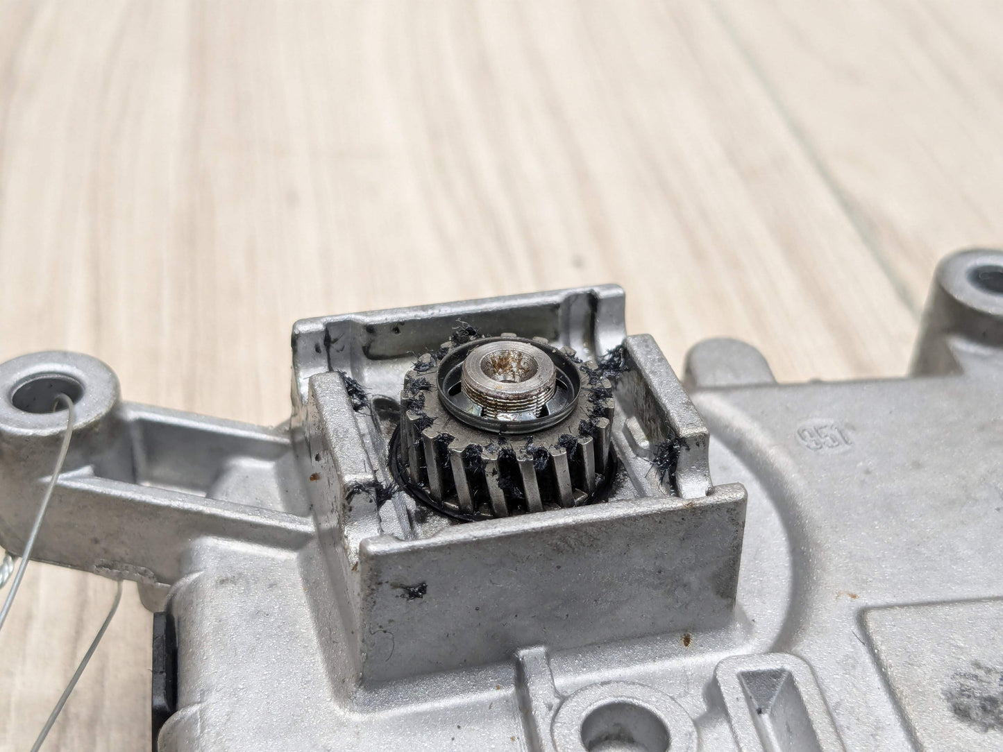 OEM BMW E53 E70 E83 X3 X5 Upper Sunroof Moon Roof Motor Unit