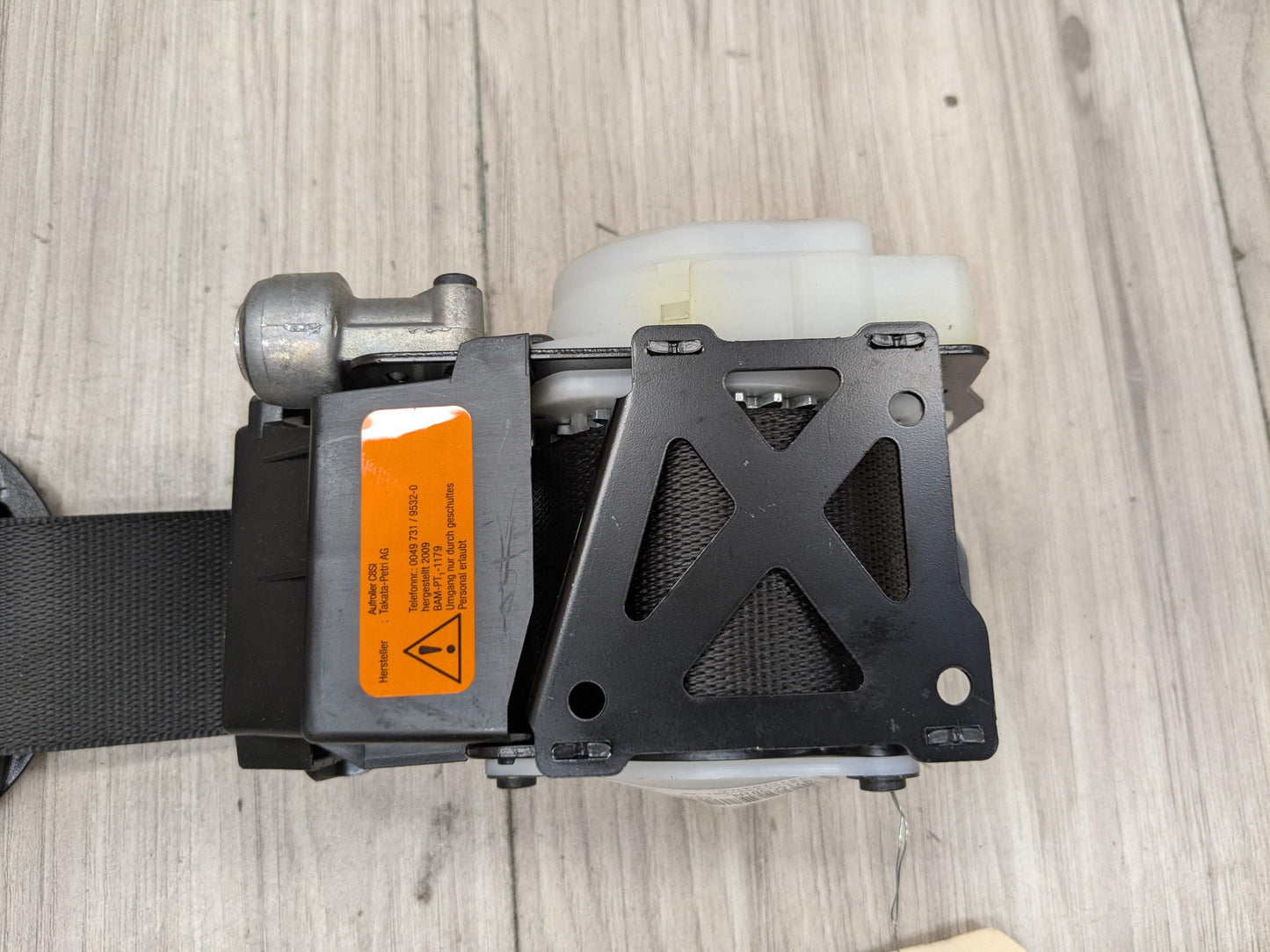 07-14 OEM BMW E70 E71 X5 X6 X5M Front Right Passenger Seatbelt Retractor Black