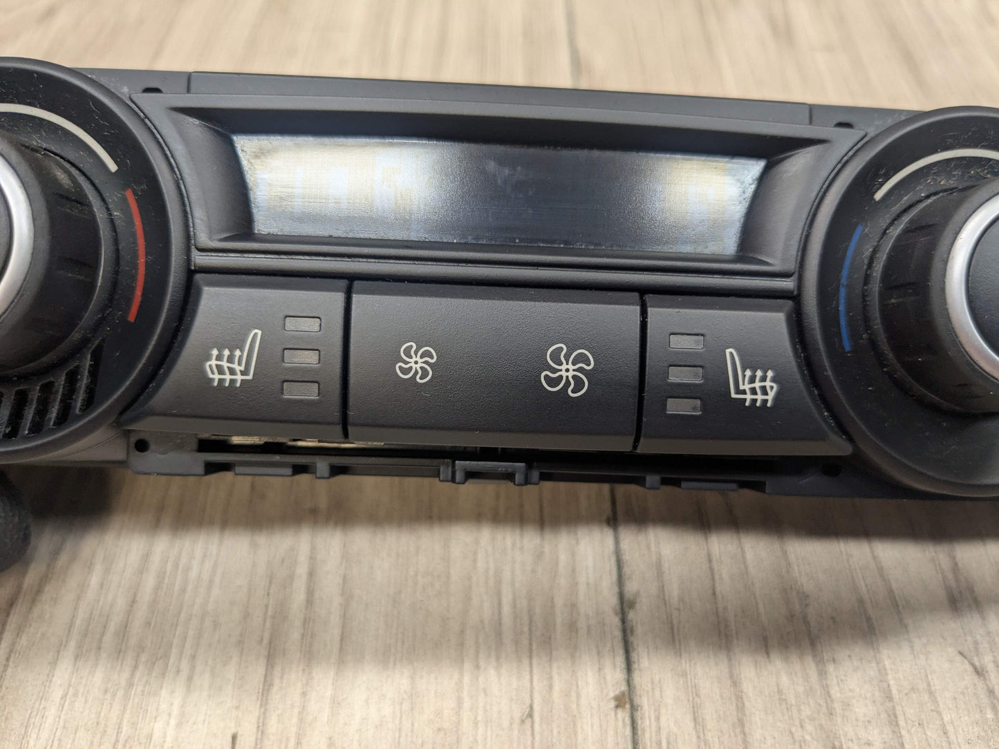 07-14 OEM BMW E70 X5 Rear Console Air Conditioning Heater Control AC Switch