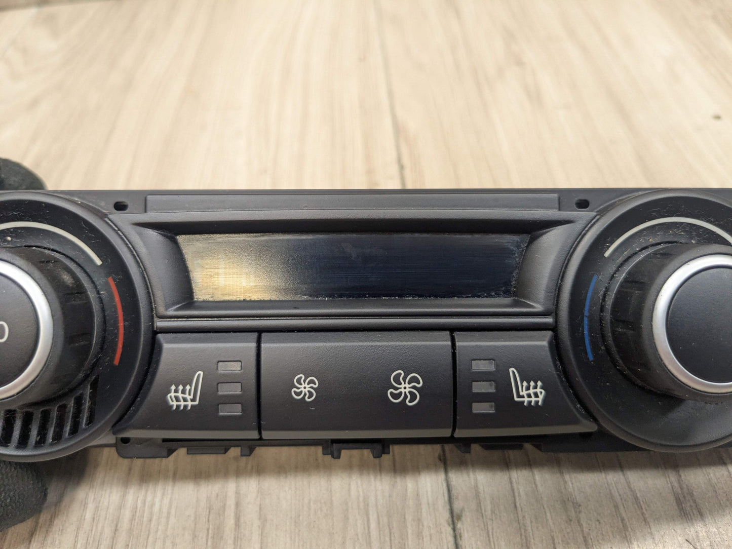 07-14 OEM BMW E70 X5 Rear Console Air Conditioning Heater Control AC Switch