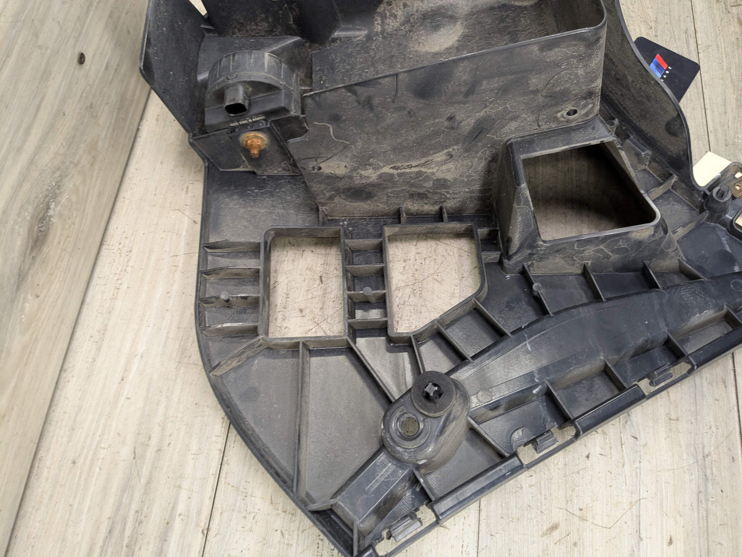 15-19 OEM BMW F16 X6 Rear Right Passenger Bumper Supports Brackets Mount