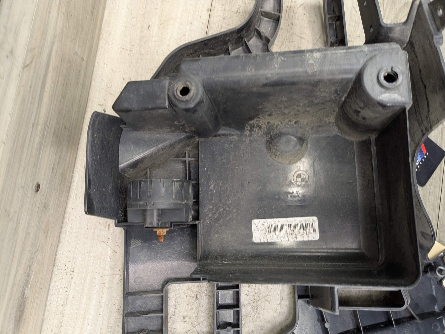 15-19 OEM BMW F16 X6 Rear Right Passenger Bumper Supports Brackets Mount