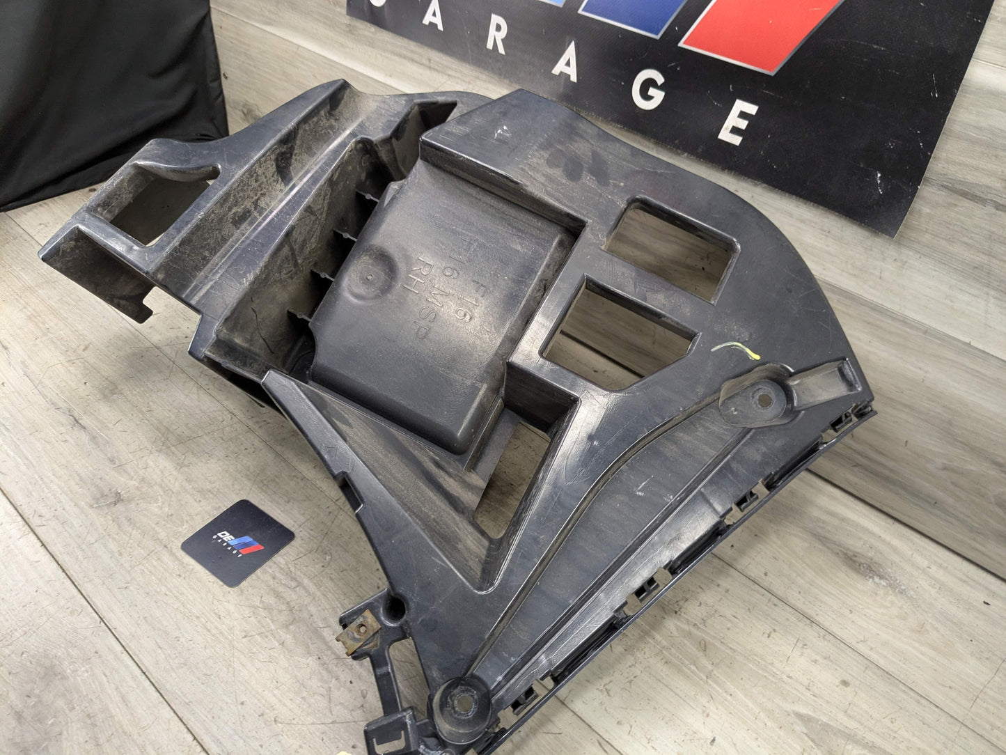 15-19 OEM BMW F16 X6 Rear Right Passenger Bumper Supports Brackets Mount