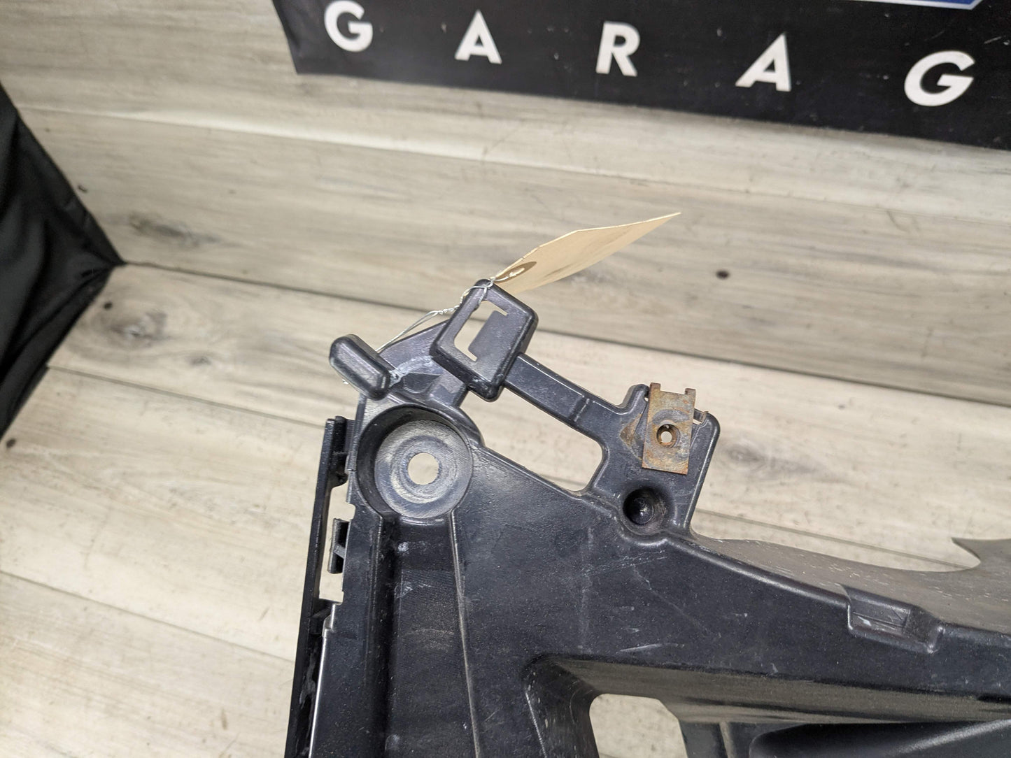 15-19 OEM BMW F16 X6 Rear Right Passenger Bumper Supports Brackets Mount