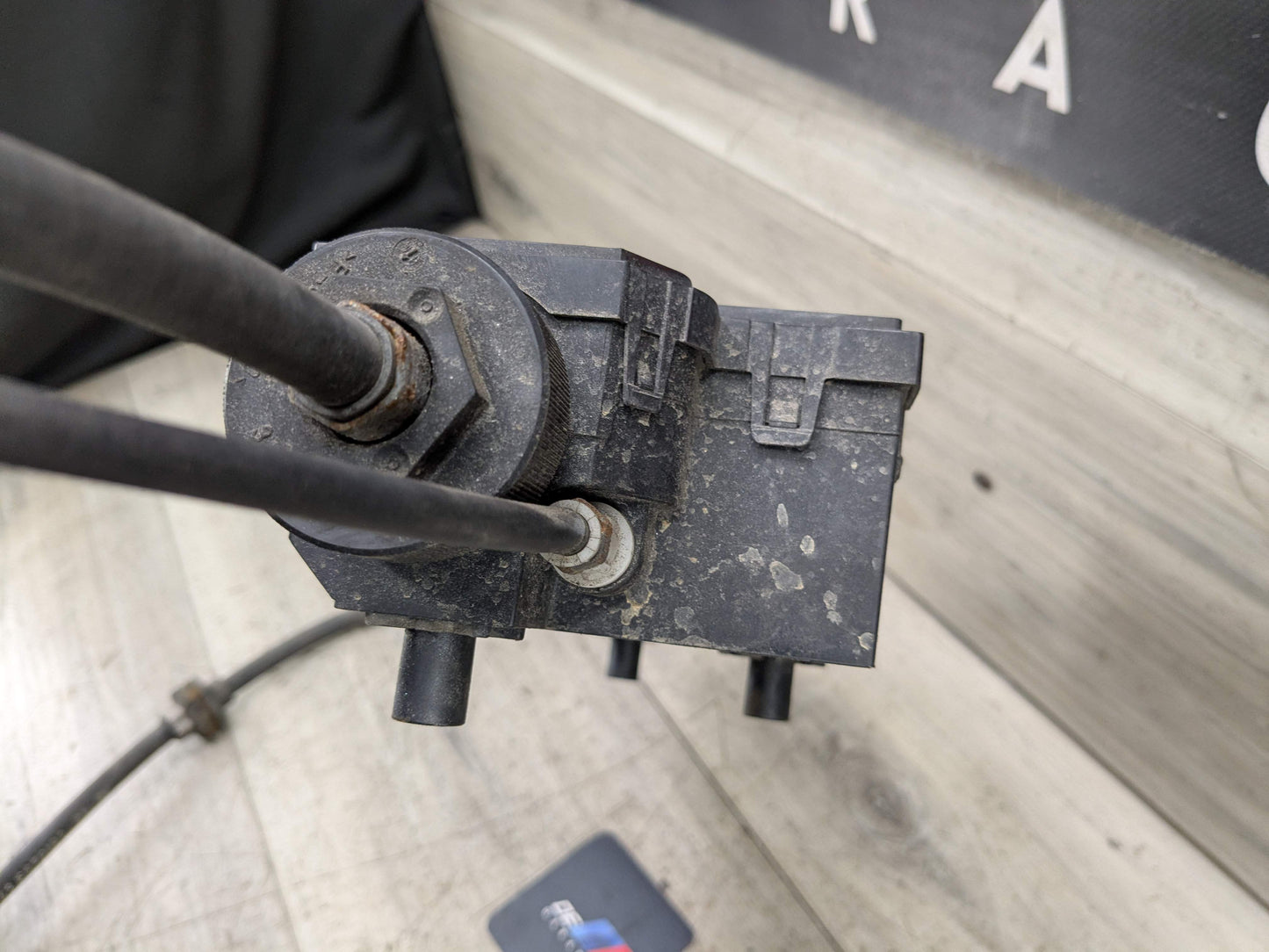 OEM BMW F15 F16 F85 F86 X5 X6 X5M Emergency Parking Brake Actuator Unit Motor