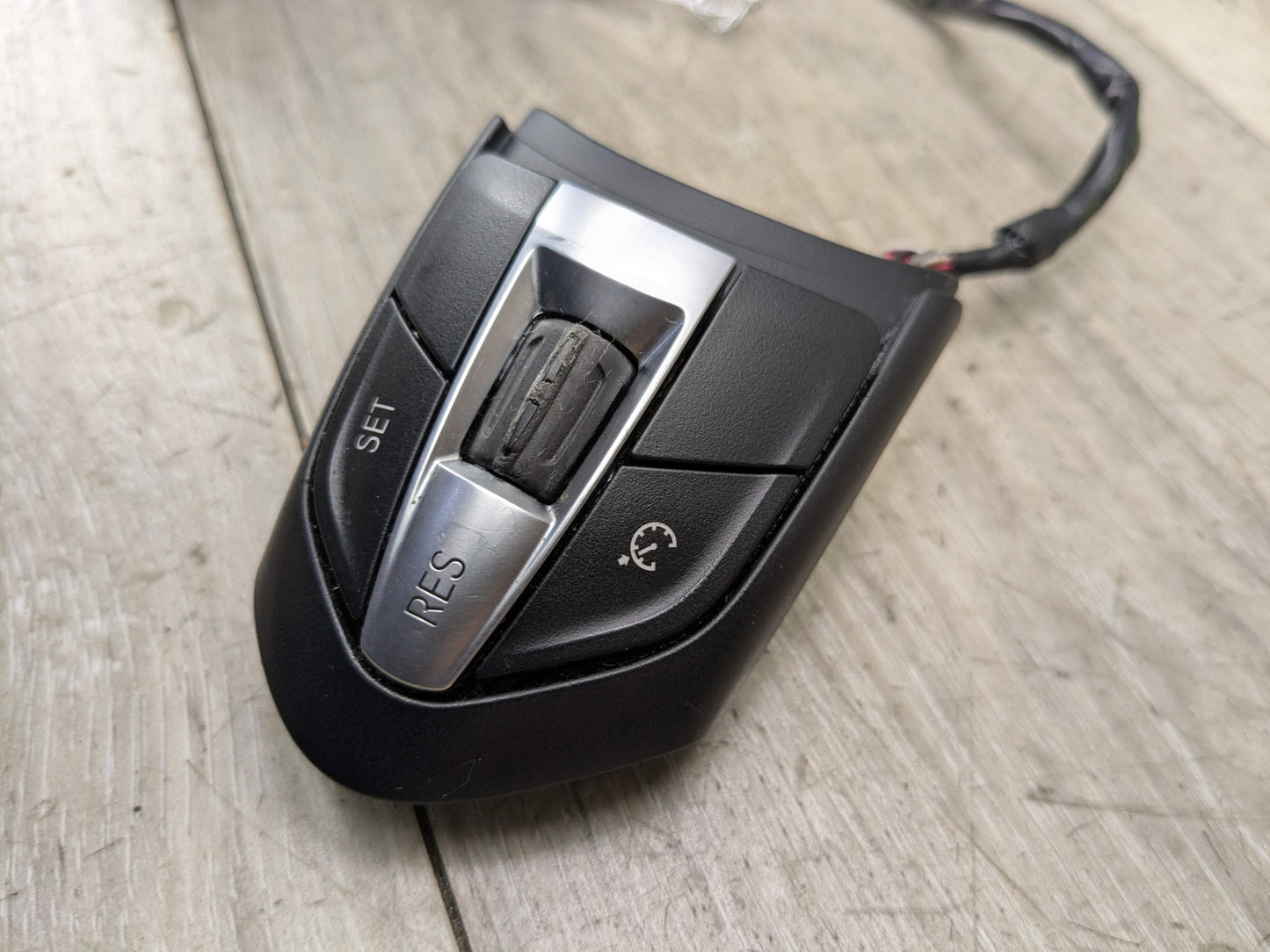 OEM BMW F10 F22 F23 F30 F32 F33 F36 M SPORT Steering Wheel Multifunction Button*