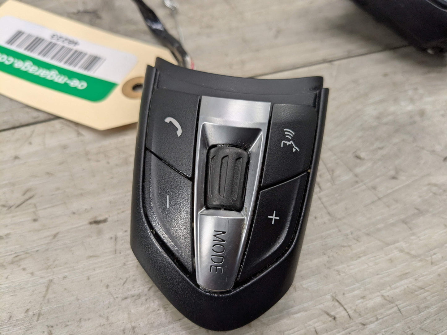 OEM BMW F10 F22 F23 F30 F32 F33 F36 M SPORT Steering Wheel Multifunction Button*