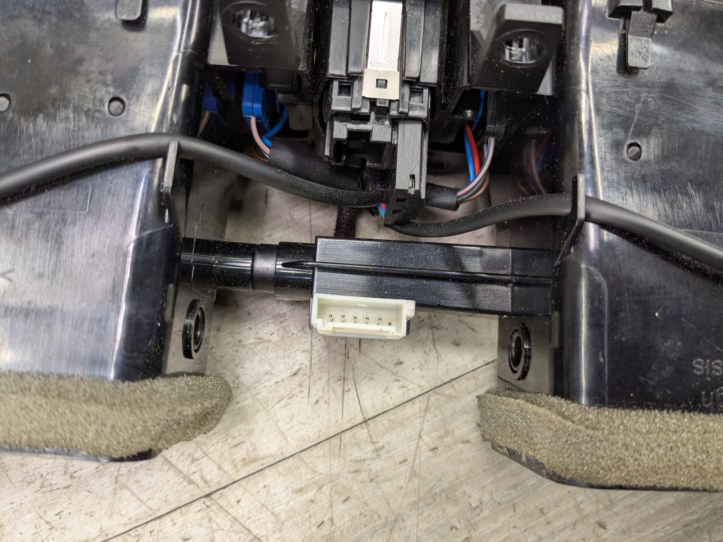 14-19 OEM BMW F15 F16 F85 F86 X5 X6 Dash Center Hazard Button AC Air Vent Grille