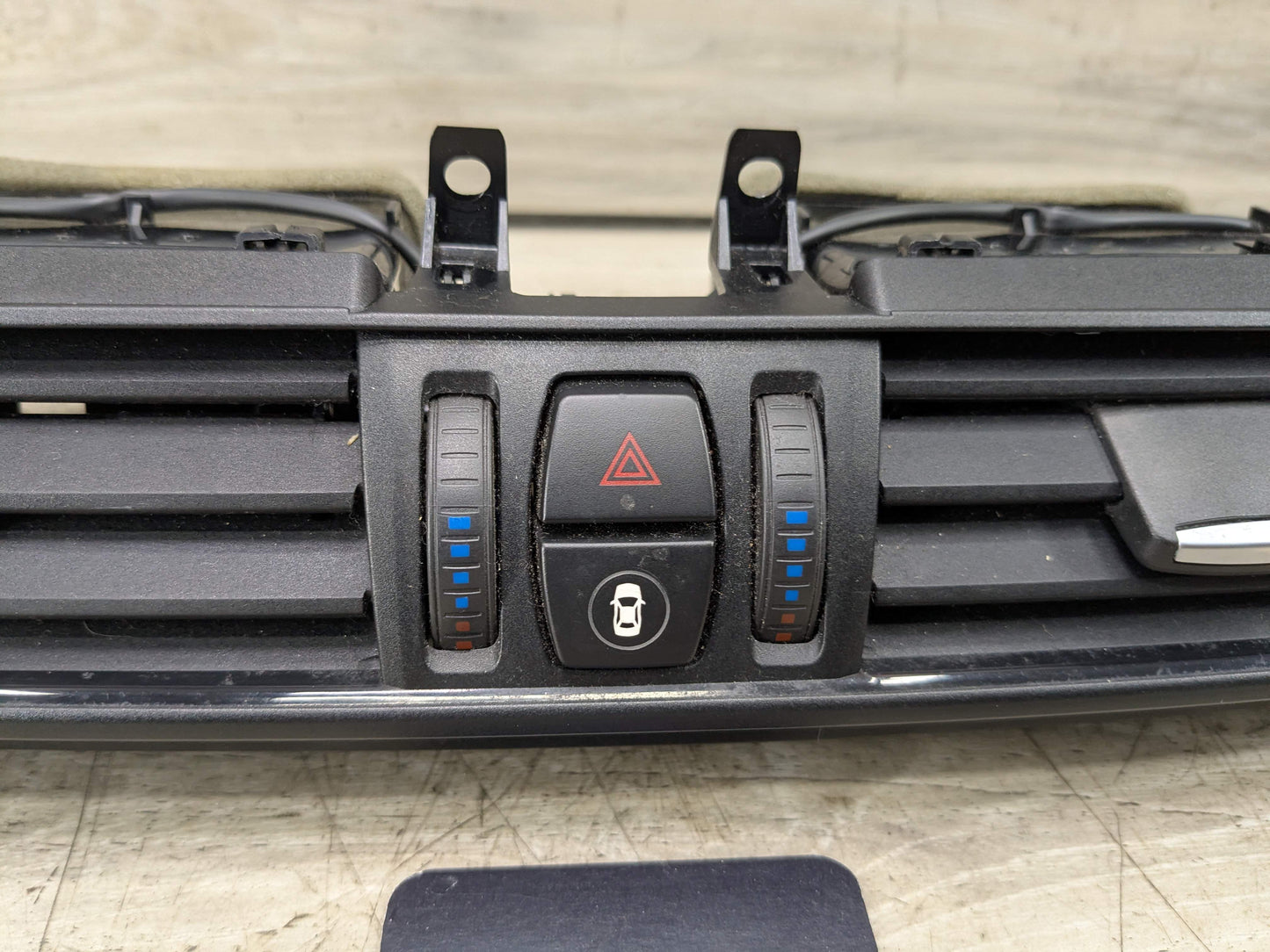 14-19 OEM BMW F15 F16 F85 F86 X5 X6 Dash Center Hazard Button AC Air Vent Grille
