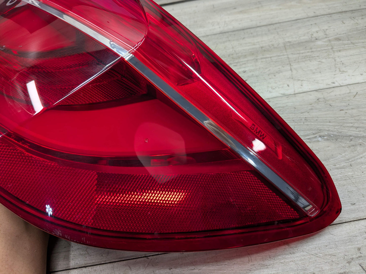 15-19 OEM BMW F16 F86 X6 X6M Rear Right Passenger Outer Quarter Stop Tail Light