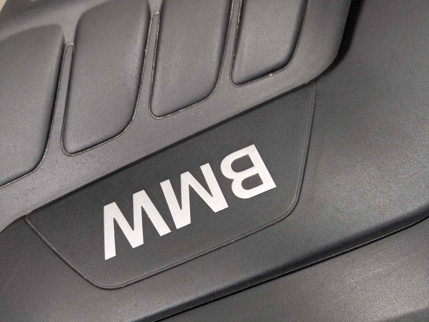 OEM BMW F15 F16 X5 50iX Engine Cover Head Cylinder Ignition Coil Covering N63