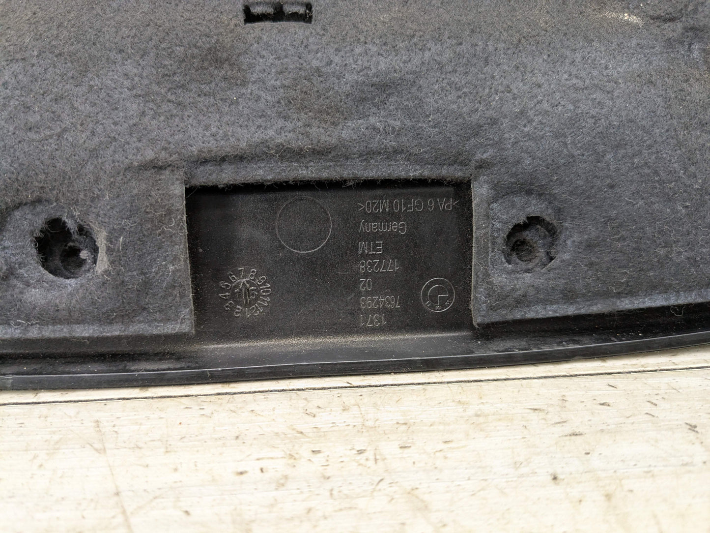 OEM BMW F15 F16 X5 50iX Engine Cover Head Cylinder Ignition Coil Covering N63