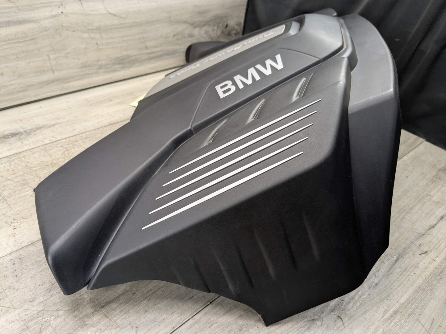 OEM BMW F15 F16 X5 50iX Engine Cover Head Cylinder Ignition Coil Covering N63