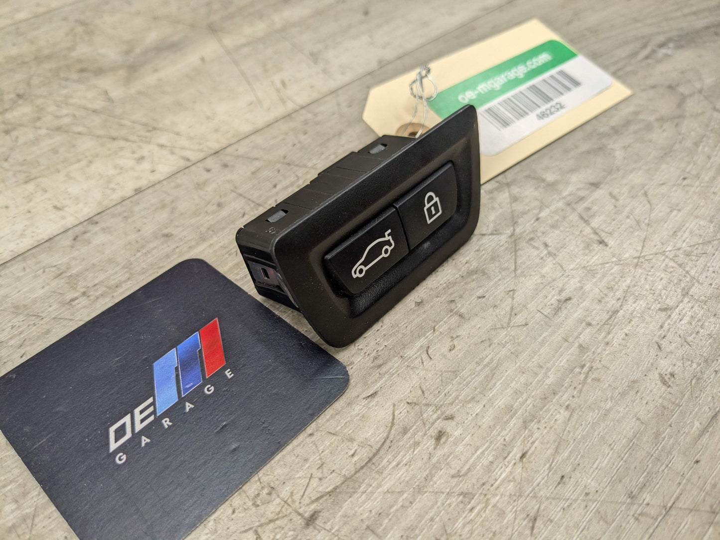 OEM BMW F02 F10 F15 F48 F90 G01 G20 G30 G80 X3 Rear Trunk Lid Center Lock Switch