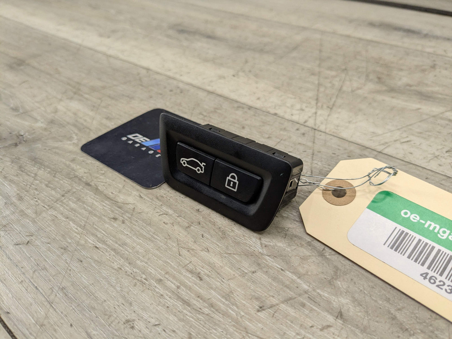 OEM BMW F02 F10 F15 F48 F90 G01 G20 G30 G80 X3 Rear Trunk Lid Center Lock Switch