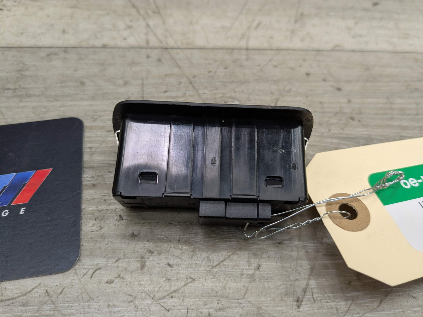 OEM BMW F02 F10 F15 F48 F90 G01 G20 G30 G80 X3 Rear Trunk Lid Center Lock Switch