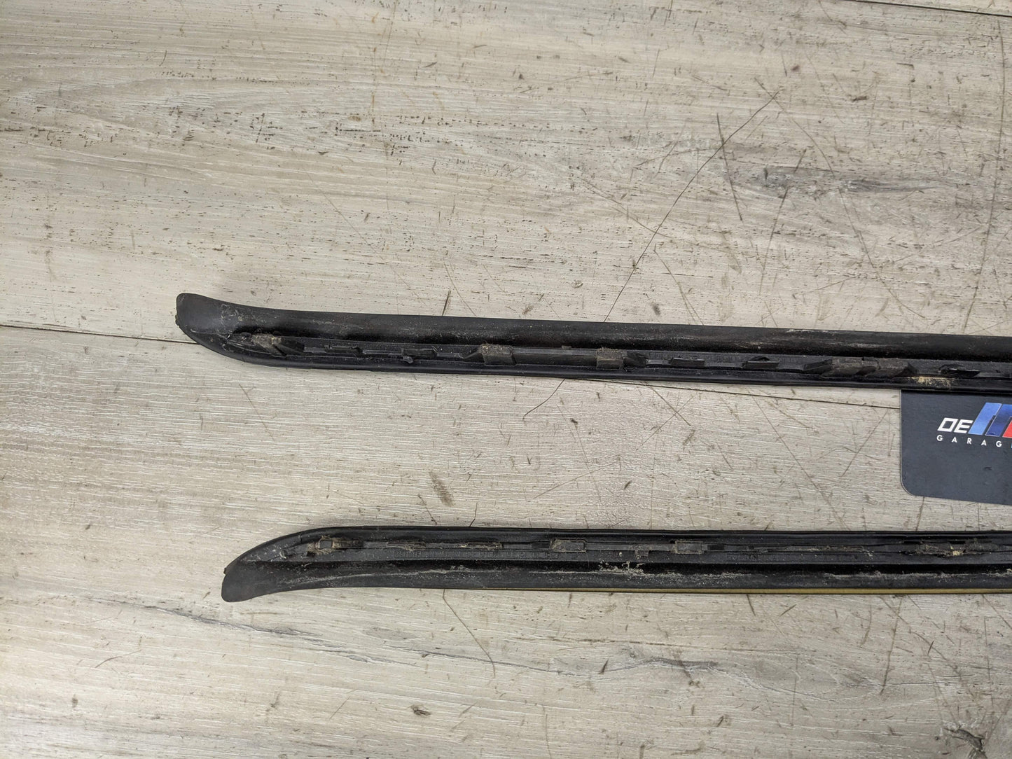 OEM BMW F16 F86 X6 X6M Front Left Right Windshield Side Drip Molding PAIR Black