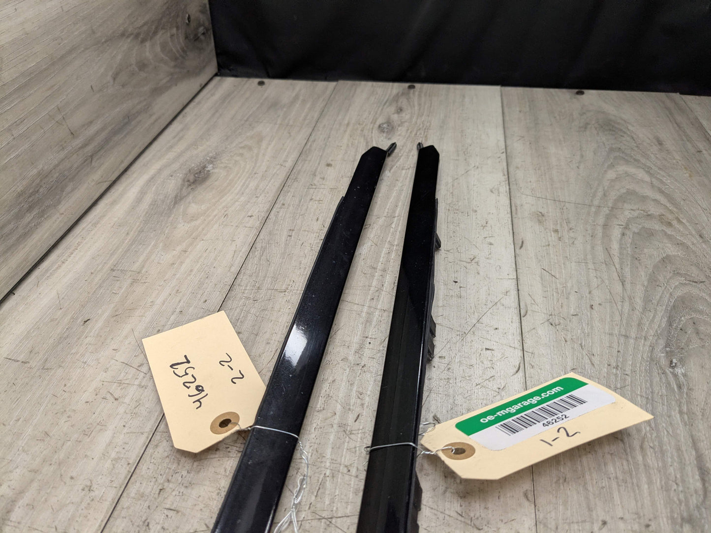 OEM BMW F16 F86 X6 X6M Front Left Right Windshield Side Drip Molding PAIR Black