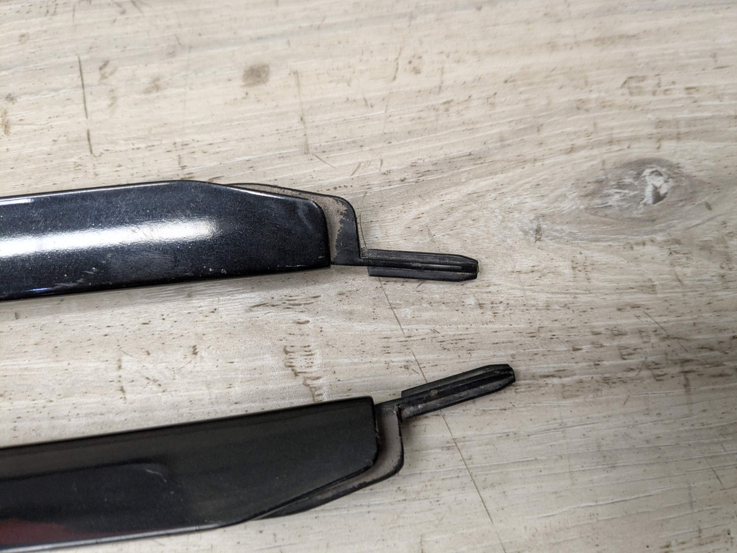 OEM BMW F16 F86 X6 X6M Front Left Right Windshield Side Drip Molding PAIR Black