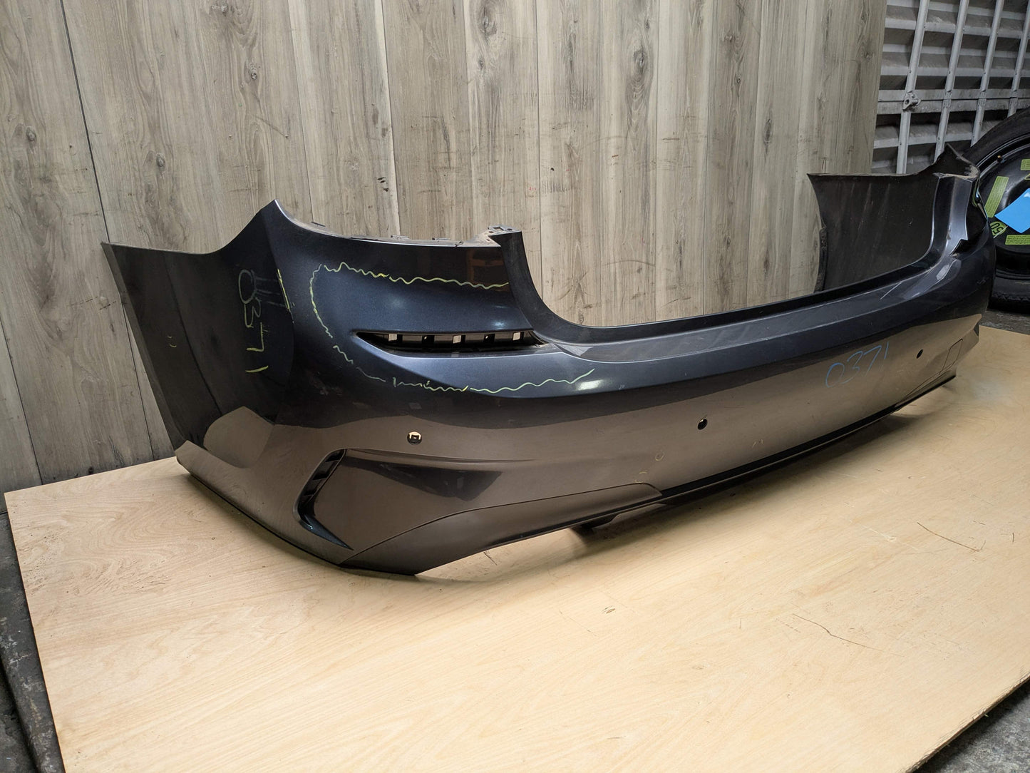 *19-22 OEM BMW G20 330 M SPORT Rear Bumper Cover Panel w Diffuser Gray B39