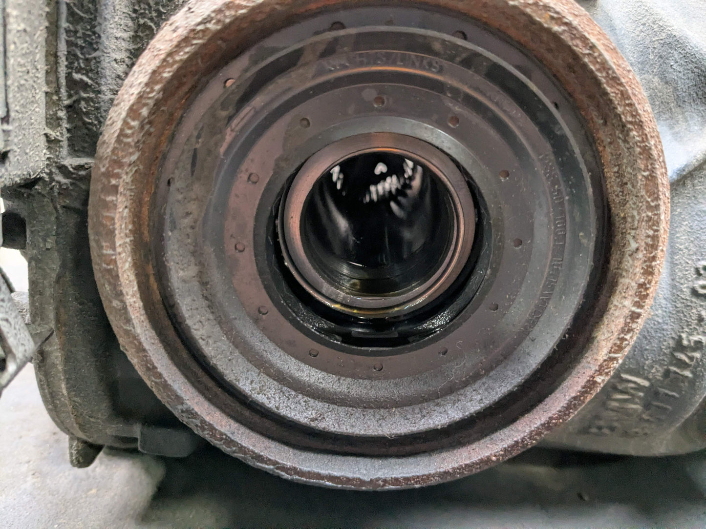 OEM BMW G20 G22 G23 G42 330 M340 Rear Differential Axle Gearbox Carrier 2.81 43K