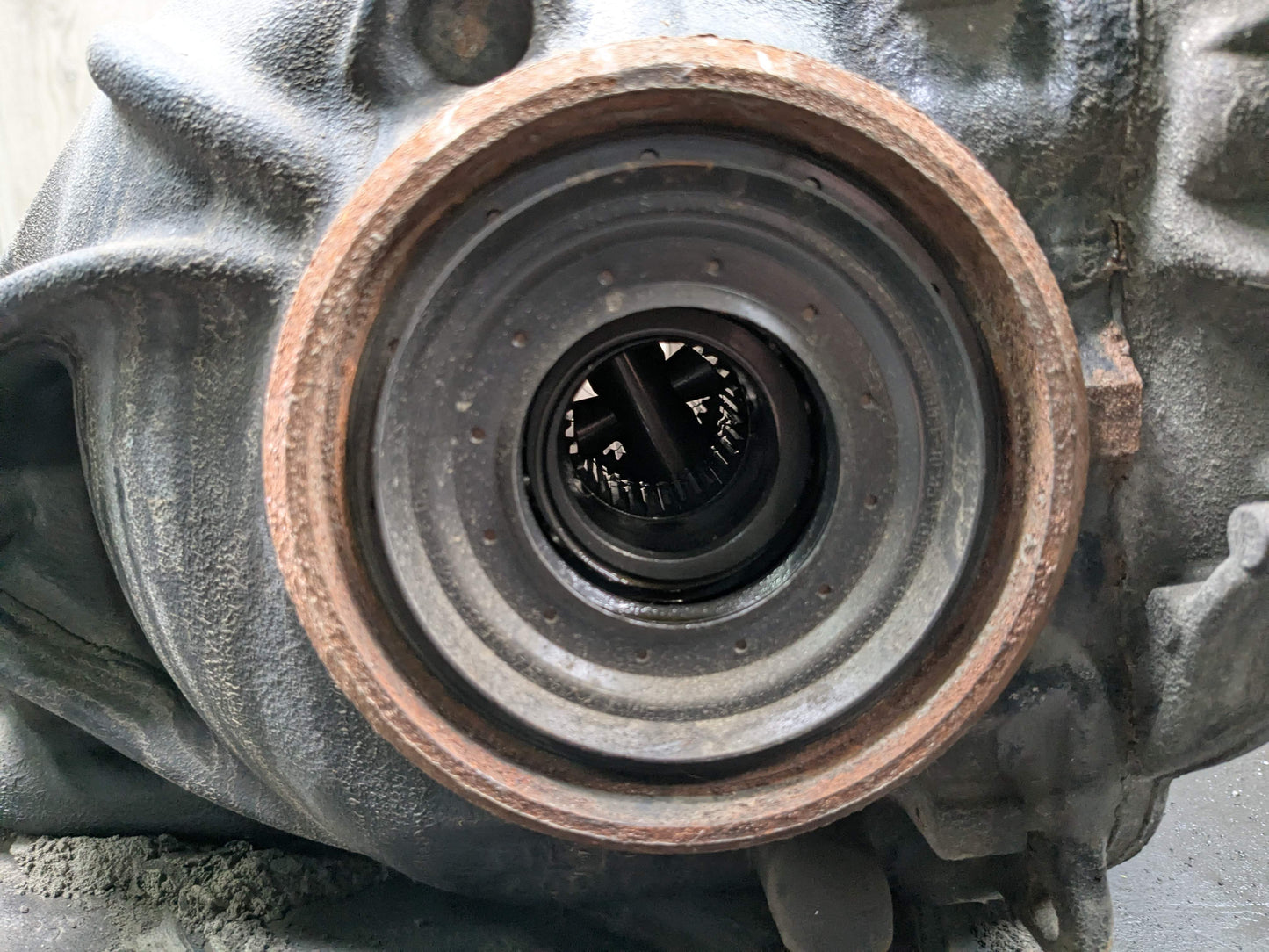 OEM BMW G20 G22 G23 G42 330 M340 Rear Differential Axle Gearbox Carrier 2.81 43K