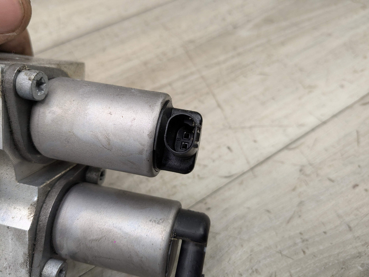 08-19 OEM BMW F15 F16 F85 F86 X5 M X6 M RHD Active Dynamic Drive Valve Block