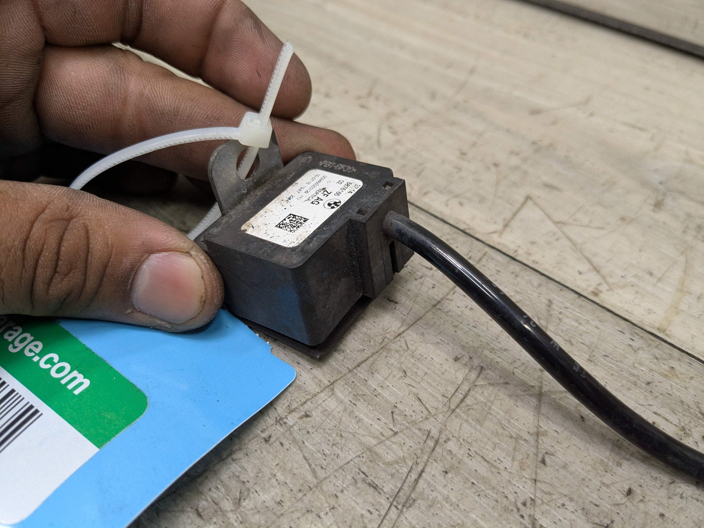 14-19 OEM BMW F15 F16 F85 F86 X5 X6 X5M Rear Acceleration Sensor Module w/ Cable