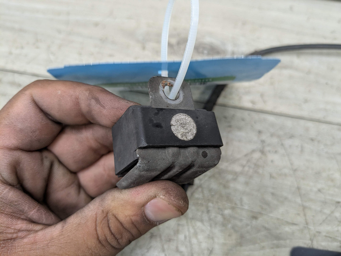 14-19 OEM BMW F15 F16 F85 F86 X5 X6 X5M Rear Acceleration Sensor Module w/ Cable