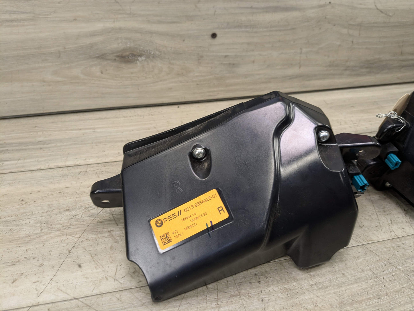 OEM BMW F16 F86 X6 X6M Left Right Driver Passenger Speaker D Pillar Carrier SET