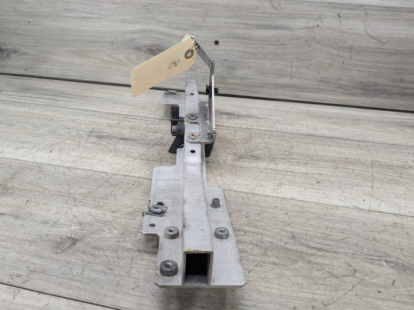 14-19 OEM BMW F15 F16 F85 X5 X6 Right Passenger Headlight Mount Support Bracket