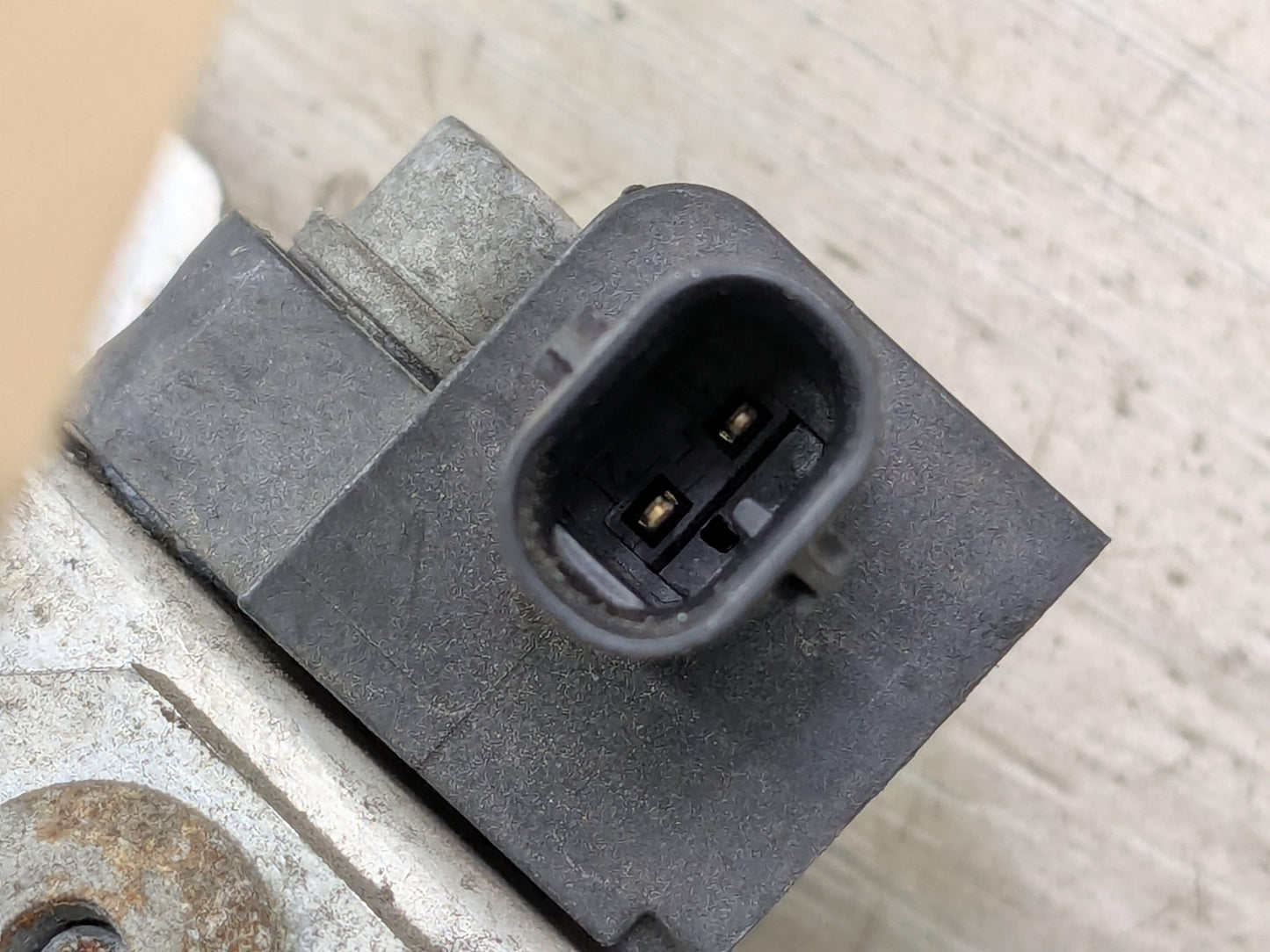 14-19 OEM BMW F15 F16 F85 X5 X6 Right Passenger Headlight Mount Support Bracket