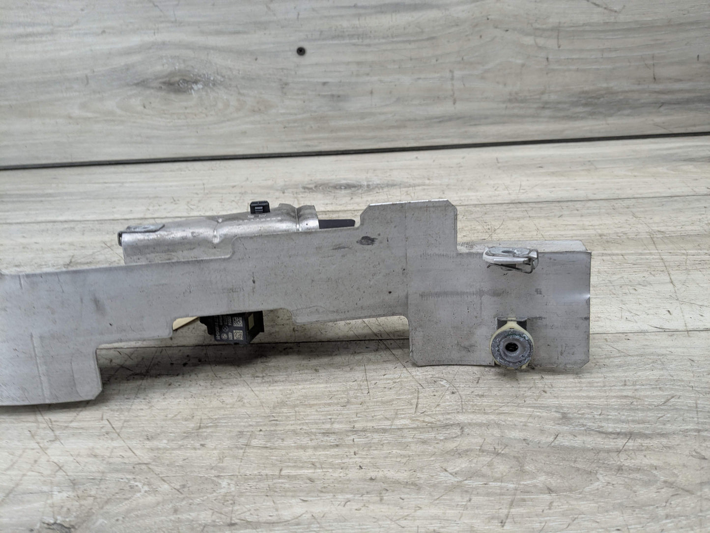 14-19 OEM BMW F15 F16 F85 X5 X6 Right Passenger Headlight Mount Support Bracket